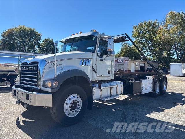 Mack GU713 Camion con cassone scarrabile