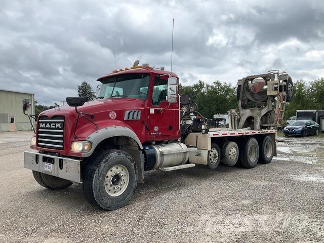 Mack GU713 Camion altro