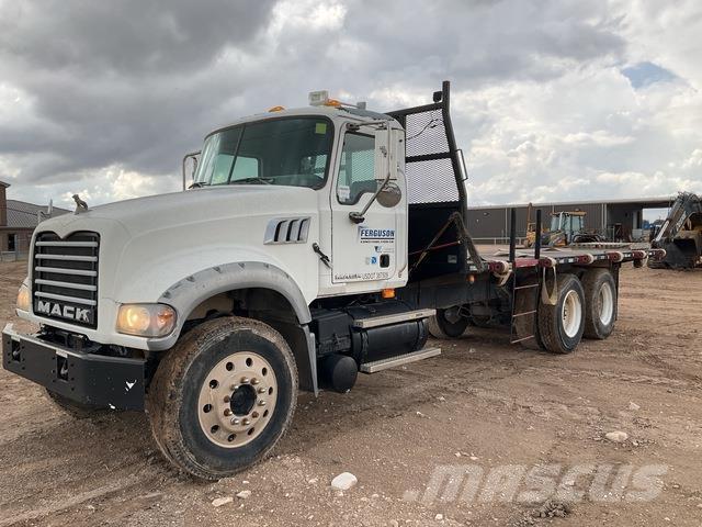Mack GU713 Camion con sponde ribaltabili