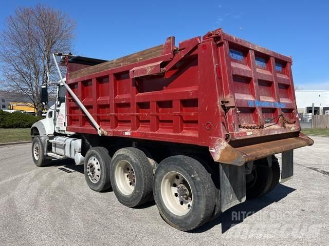 Mack GU714 Camion ribaltabili