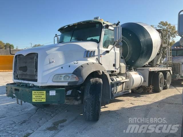 Mack GU813 Camion altro