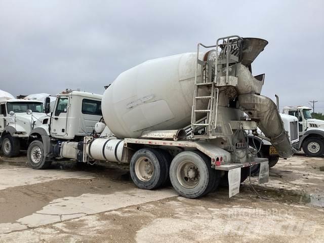 Mack GU813 Camion altro