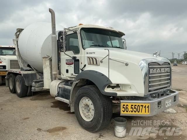 Mack GU813 Camion altro