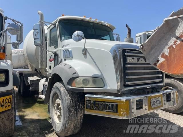 Mack GU813 Camion altro