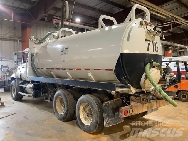 Mack GU813 Cisterna