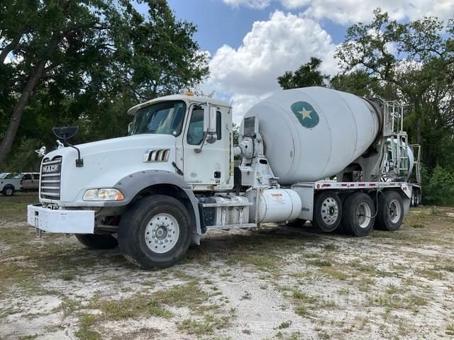 Mack GU813 Camion altro