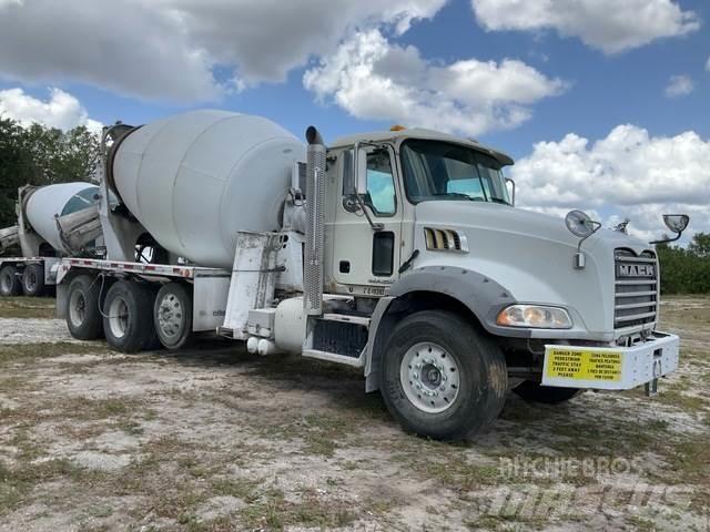 Mack GU813 Camion altro
