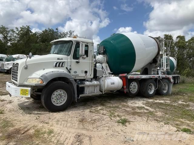 Mack GU813 Camion altro