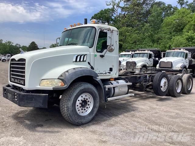 Mack GU813 Cabine e interni