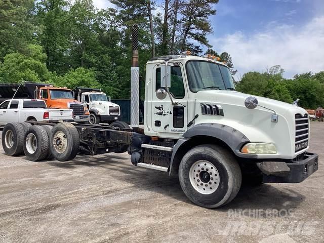 Mack GU813 Cabine e interni