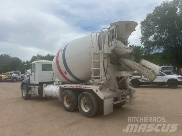 Mack GU813 Camion altro