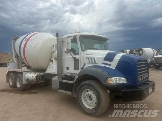 Mack GU813 Camion altro