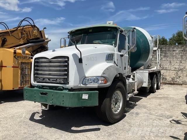 Mack GU813 Camion altro