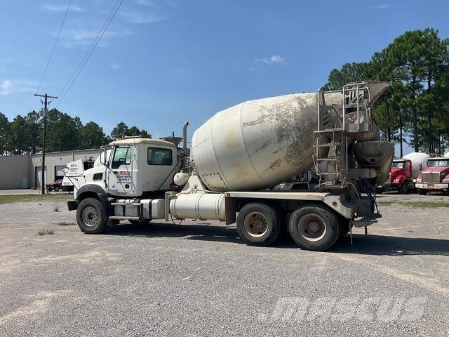 Mack GU813 Camion altro