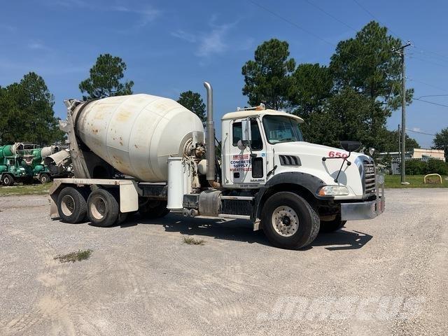 Mack GU813 Camion altro