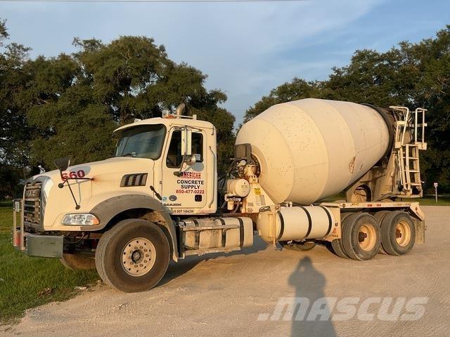 Mack GU813 Camion altro