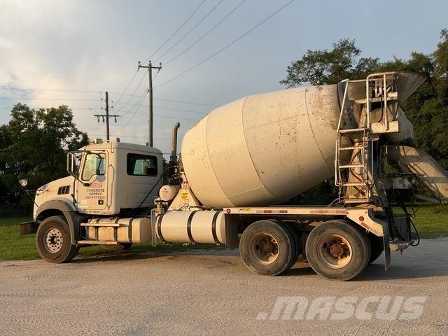 Mack GU813 Camion altro