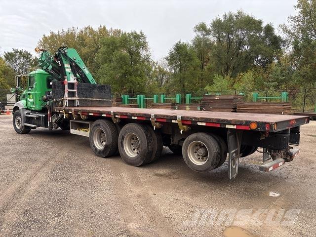 Mack GU813 Camion altro