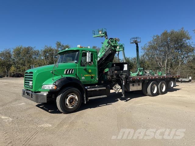 Mack GU813 Camion altro