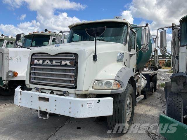 Mack GU813 Camion altro