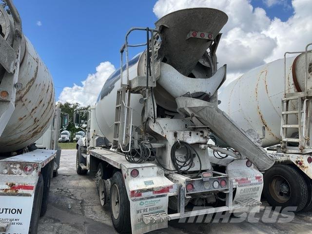Mack GU813 Camion altro