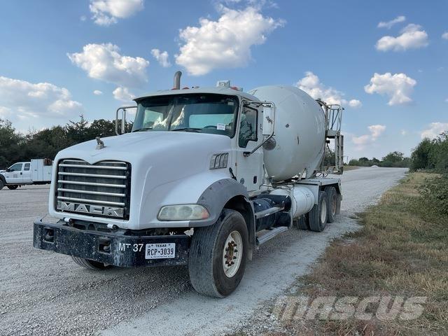 Mack GU813 Camion altro