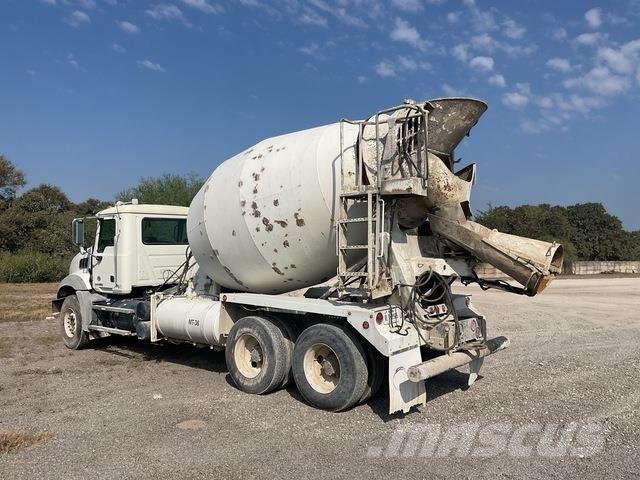 Mack GU813 Camion altro