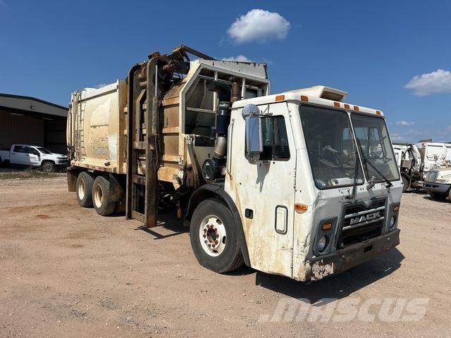 Mack LEU613 Camion dei rifiuti