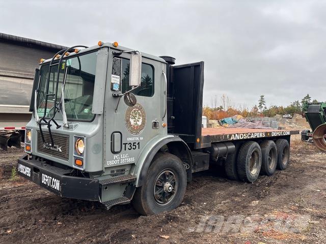 Mack MR611S Camion con sponde ribaltabili