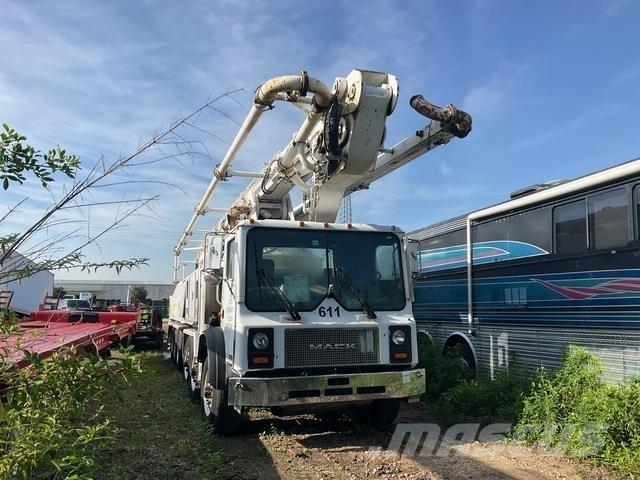 Mack MR688S Autopompe per calcestruzzo