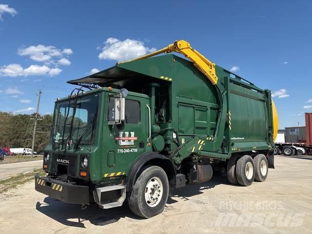 Mack MR690S Camion dei rifiuti