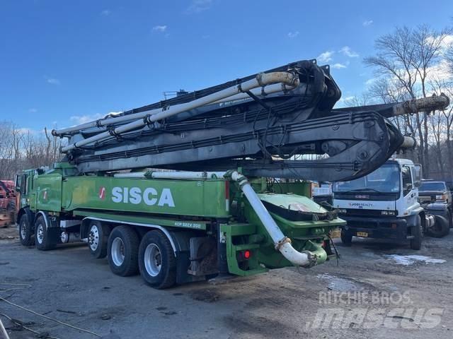 Mack MRU613 Autopompe per calcestruzzo