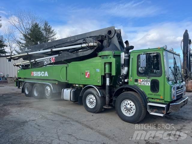Mack MRU613 Autopompe per calcestruzzo