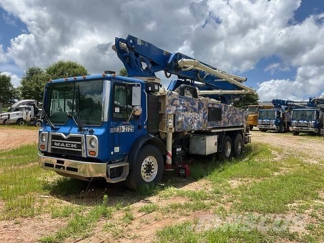Mack MRU613 Autopompe per calcestruzzo