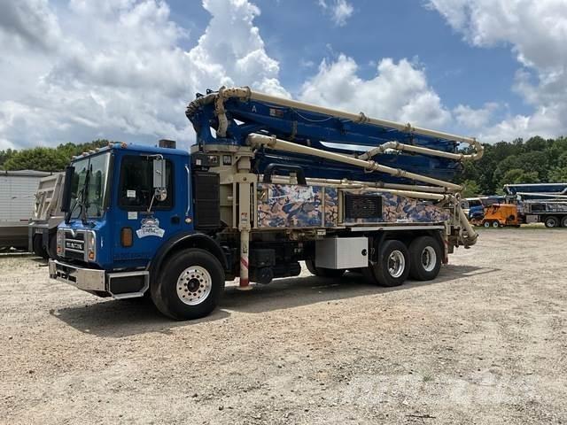 Mack MRU613 Autopompe per calcestruzzo