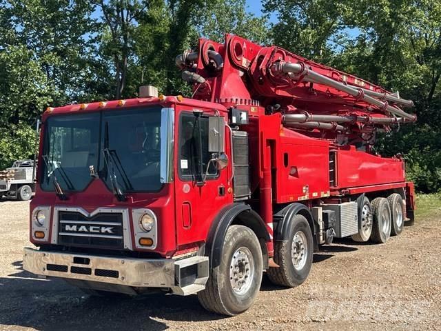 Mack MRU613 Autopompe per calcestruzzo