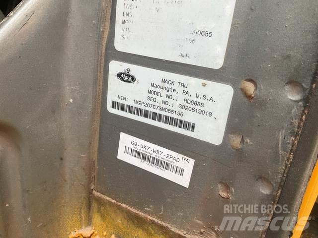Mack RD600 Lame spazzaneve e aratri