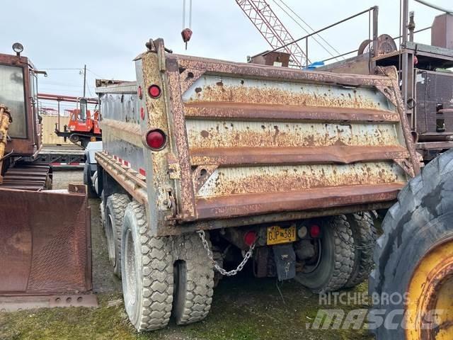 Mack RD688S Camion ribaltabili