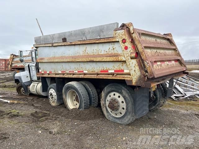 Mack RD688S Camion ribaltabili