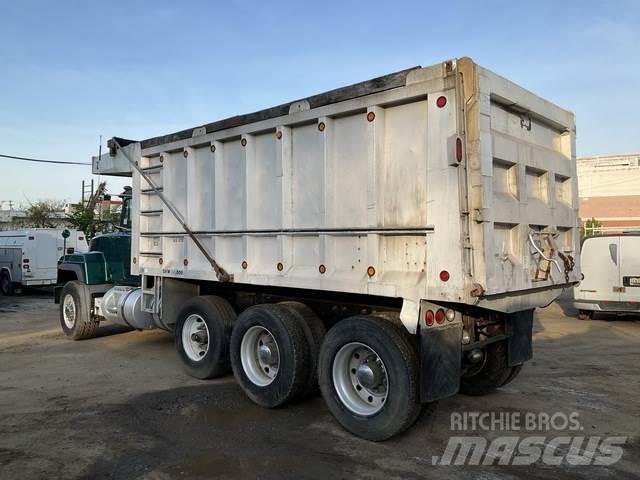 Mack RD688S Camion ribaltabili