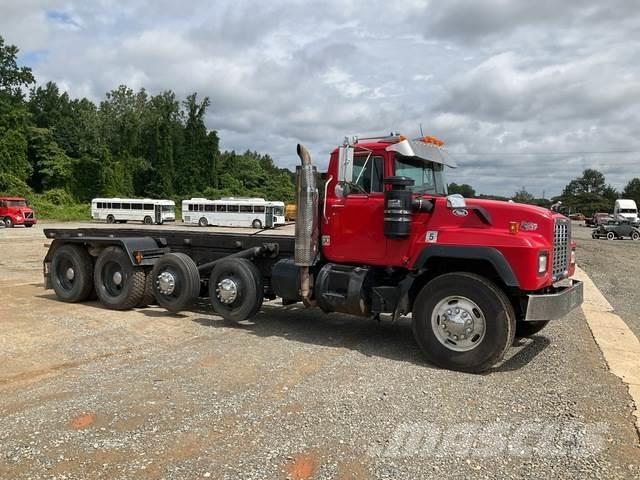 Mack RD688S Camion con cassone scarrabile