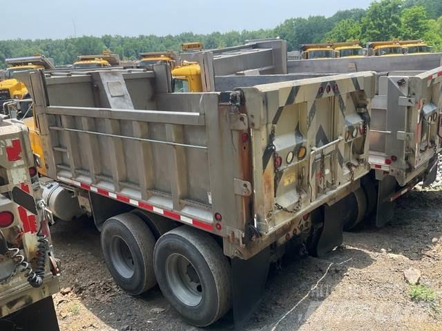 Mack RD688S Spargisabbia e spargisale