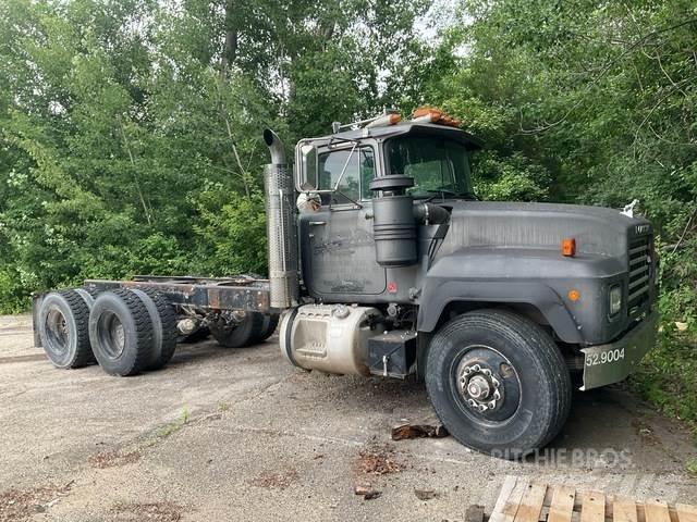 Mack RD688S Cabine e interni