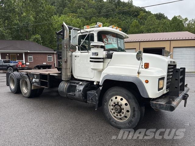 Mack RD688S Camion con sponde ribaltabili