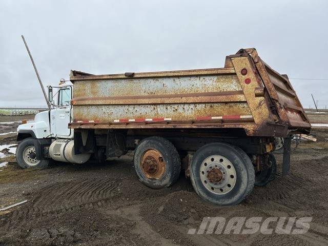 Mack RD688S Camion ribaltabili