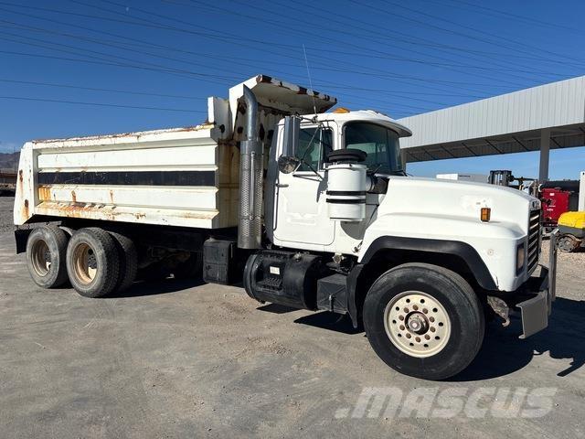 Mack RD688S Camion ribaltabili