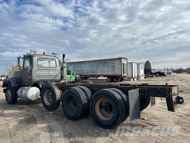 Mack RD688S Cabine e interni
