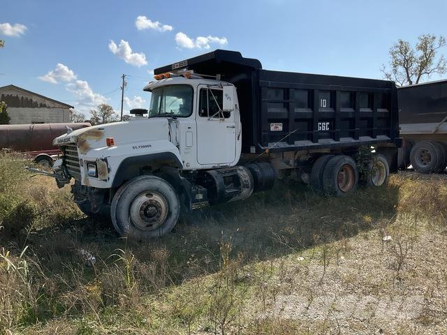 Mack RD690 Camion ribaltabili