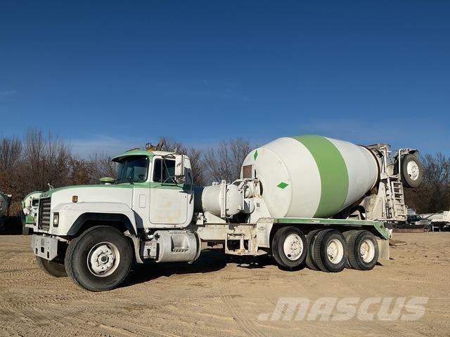 Mack RD690S Camion altro