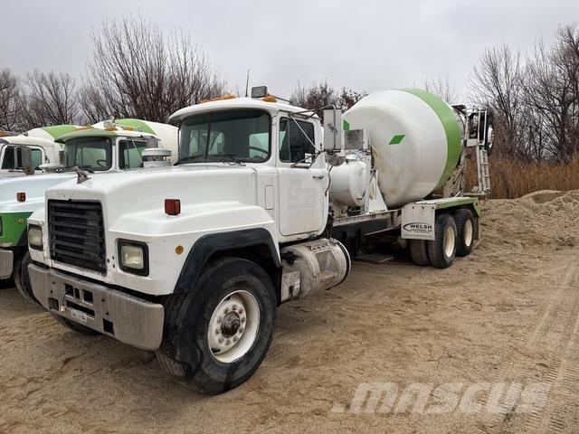 Mack RD690S Camion altro